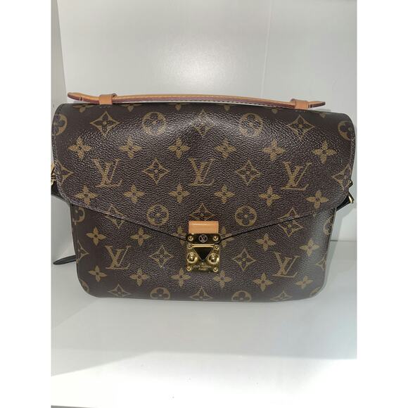 Louis Vuitton Monogram Canvas Pochette Métis Handbag